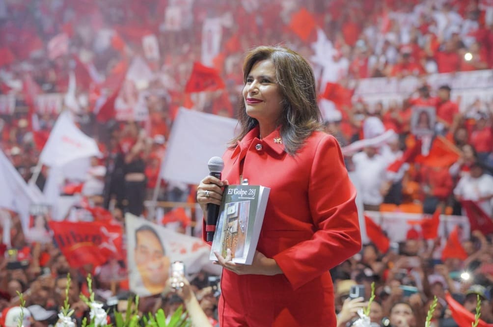 Transparencia electoral cuestionada tras inconsistencias en la encuesta de Rixi Moncada