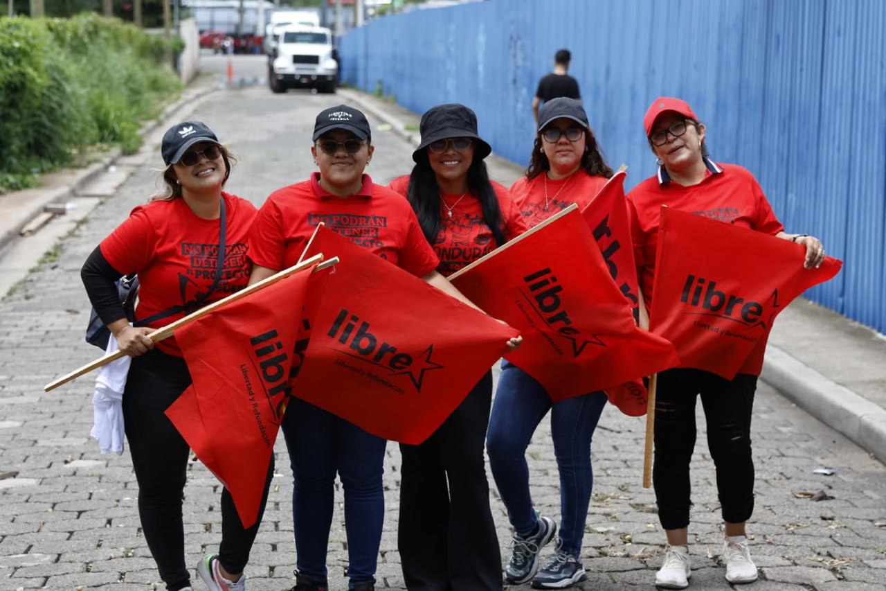 LIBRE se encuentra en desventaja frente a la oposición según encuestas en Honduras