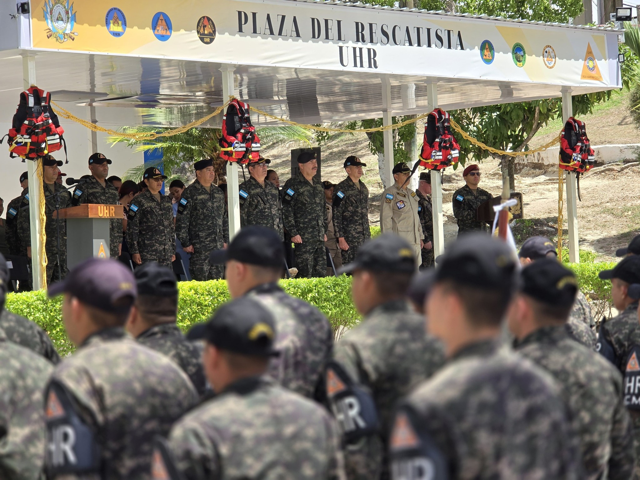 Mandos militares de Honduras desmienten relación con LIBRE y alertan sobre narcotráfico