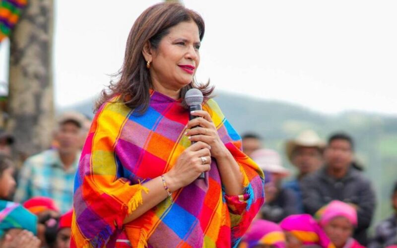 Economía hondureña bajo la campaña de Rixi Moncada contra “Las 10 Familias”