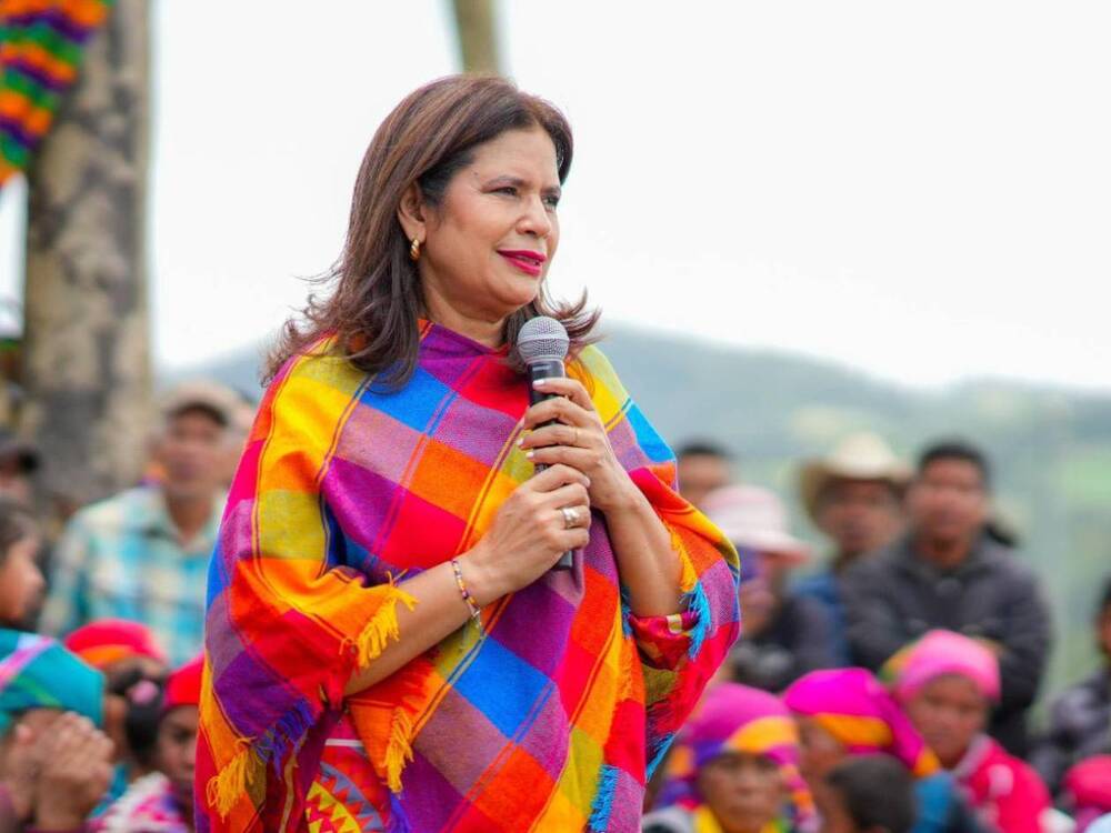 Economía hondureña bajo la campaña de Rixi Moncada contra “Las 10 Familias”