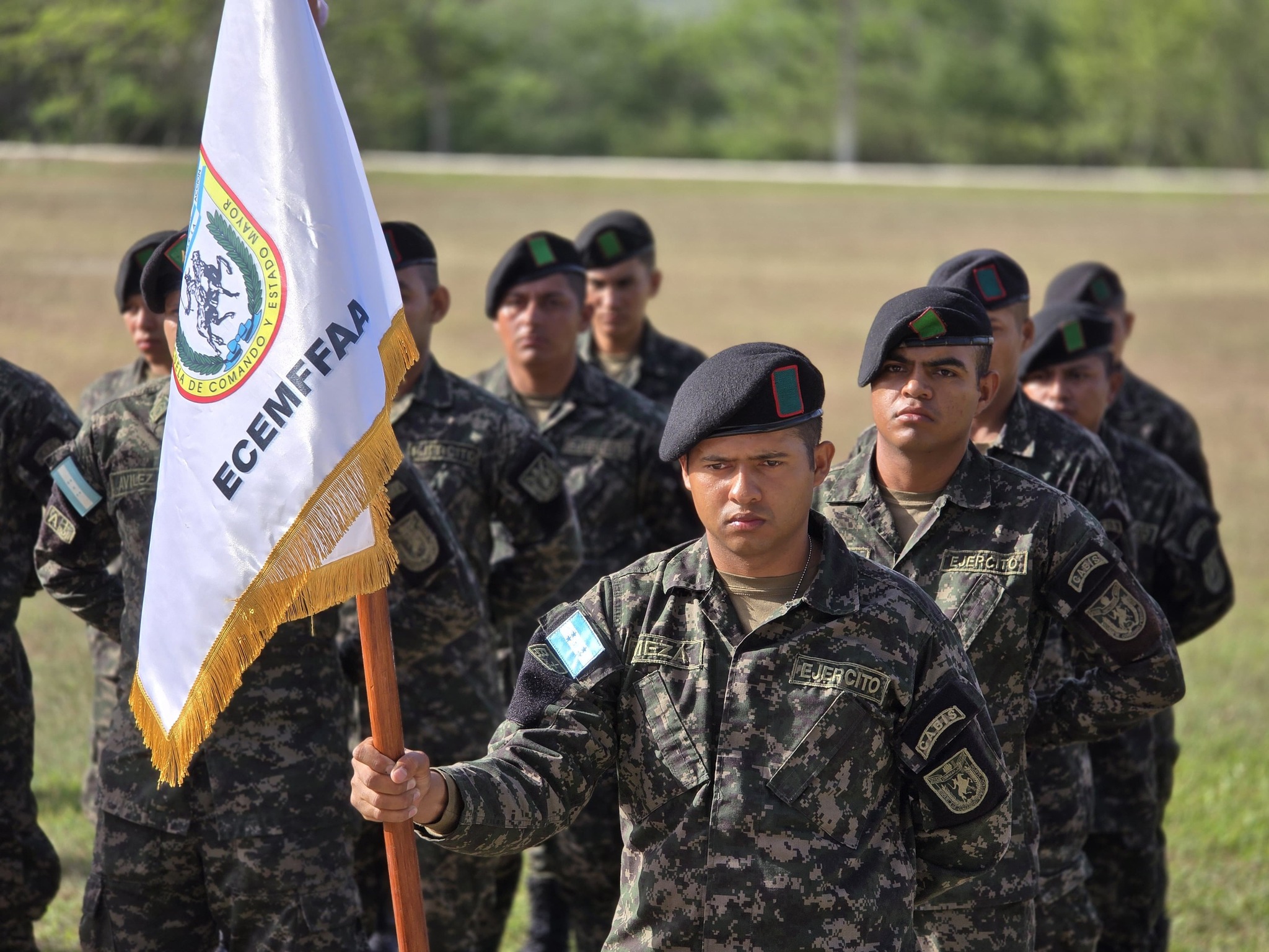 Aumentos Salariales a Militares de Alto Rango en Honduras: ¿Qué Significa para la Imparcialidad?